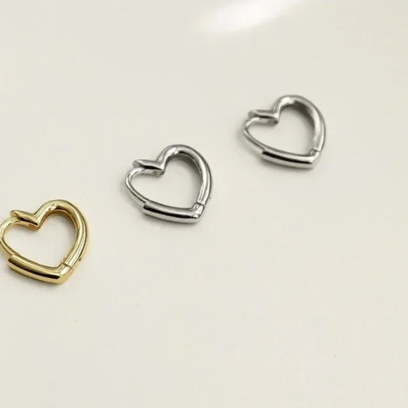 Minimal Heart Hoop Earrings | Sterling Silver earrings - Picture 4 of 4